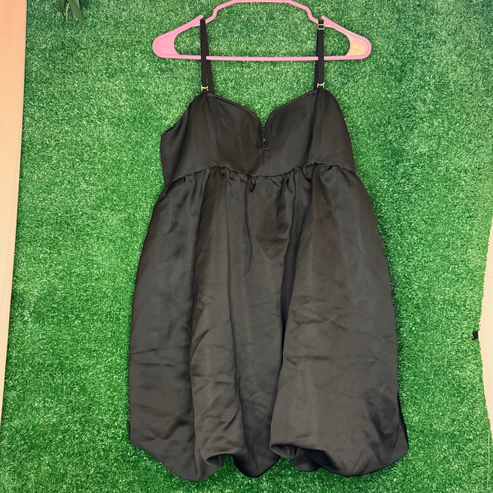 Forever 21 Black Satin Bubble Hem Mini Dress Sweetheart Neck Women's Large